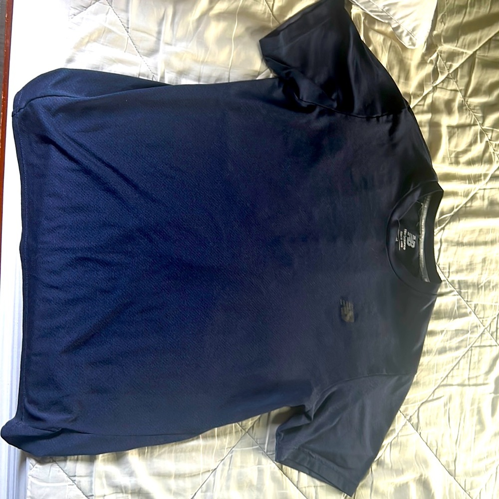 New balance men’s medium athletic tee